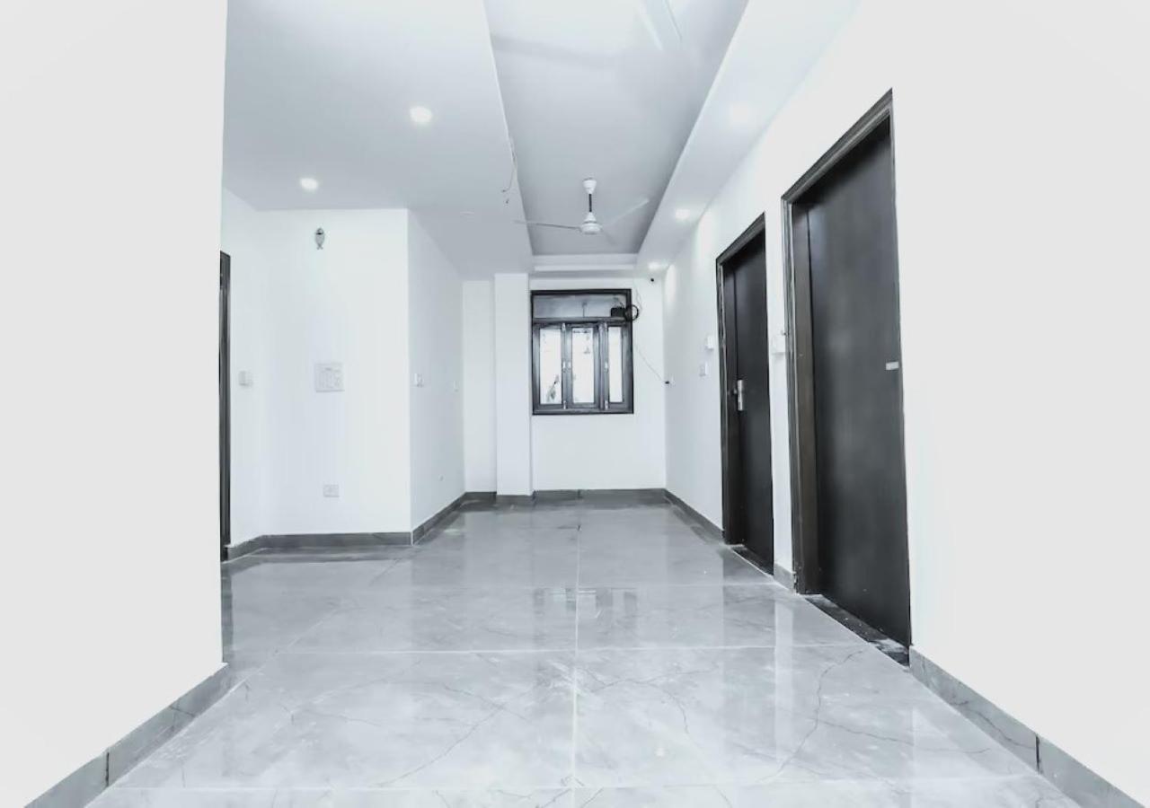 Hotel Keshew International Nueva Delhi Exterior foto
